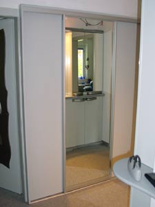 Einbau-Spiegelschrank
